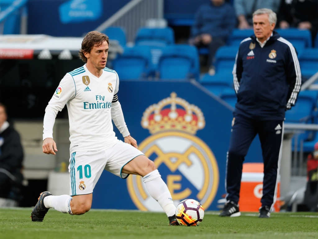 官宣!阿隆索告别勒沃库森,皇马或将打造三中卫新战术! 官宣!阿隆索告别勒沃库森,皇马或将打造三中卫新战术!